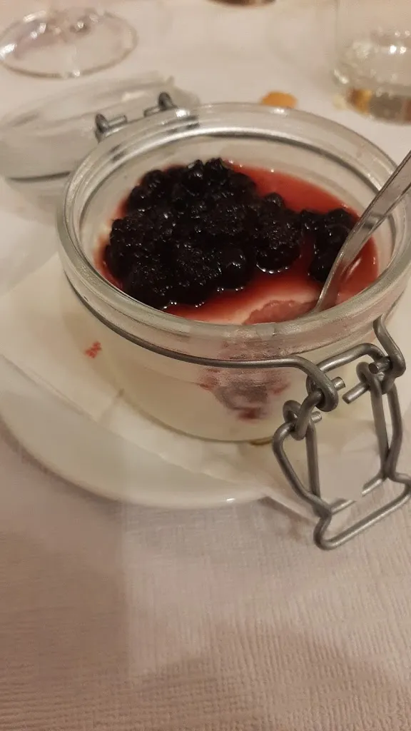 Nesma Nietz_Prima o Poi ..._Magliano di Tenna_review