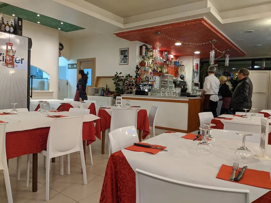 Prima o Poi ... restaurant in Magliano di Tenna