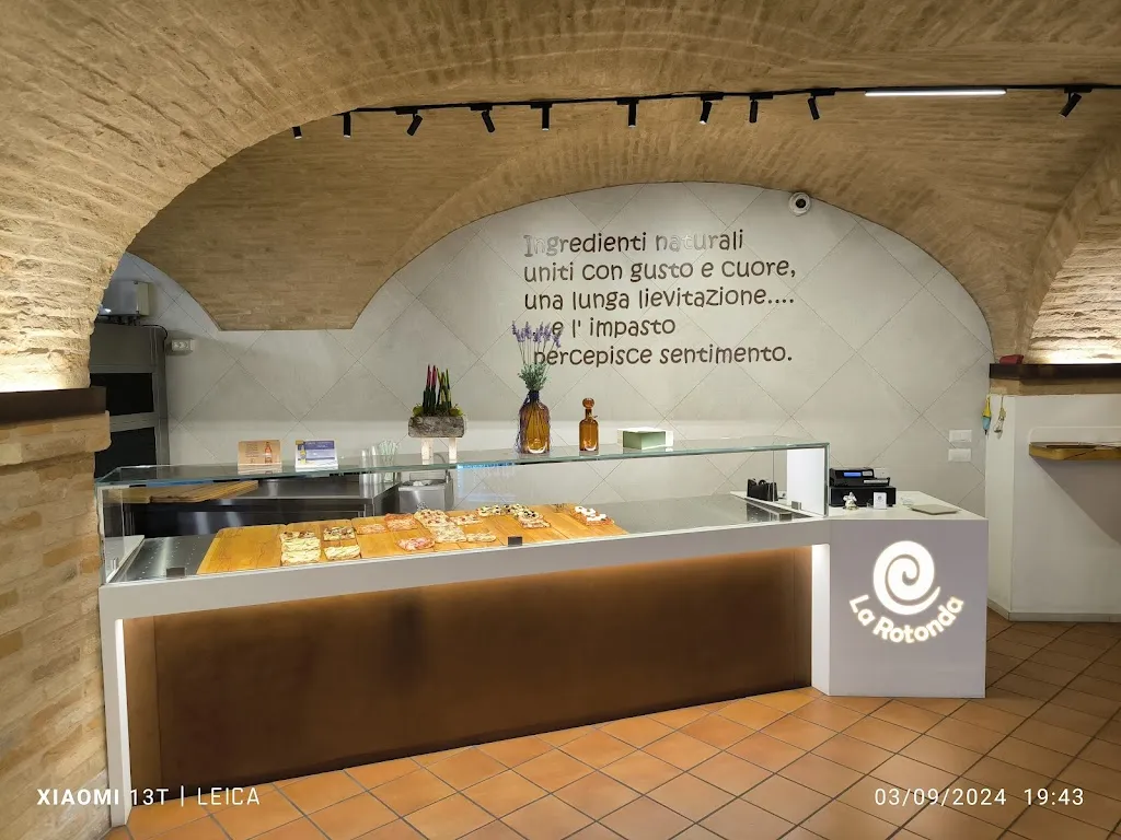 Bar La Rotonda di Luca Senzacqua_Magliano di Tenna_slider_image_1