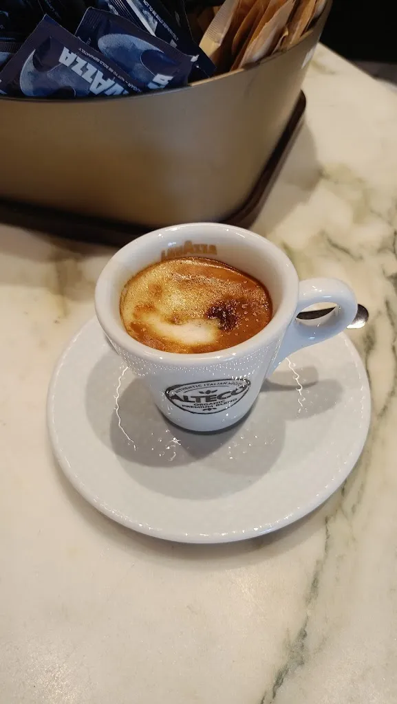 Bar La Rotonda di Luca Senzacqua_Magliano di Tenna_slider_image_2