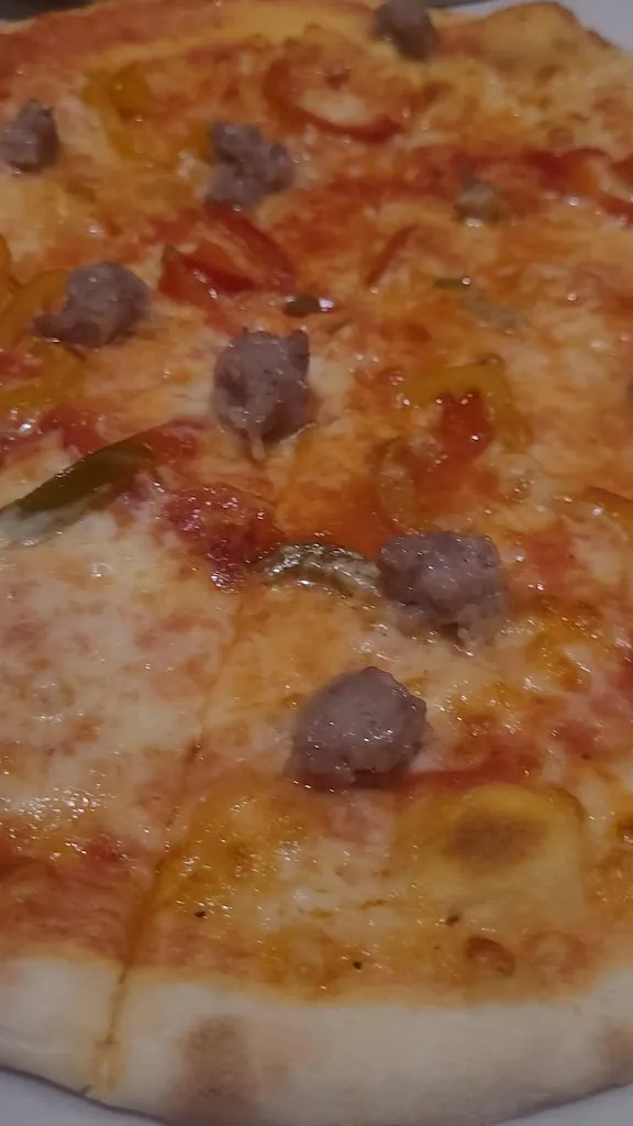 Ristorante Pizzeria Lady Green_Maiolati Spontini_slider_image_2