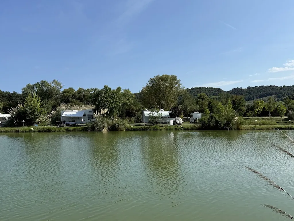 Aurora Mirabile_Lago Azzurro Camping Area Camper_Marina di Altidona_review