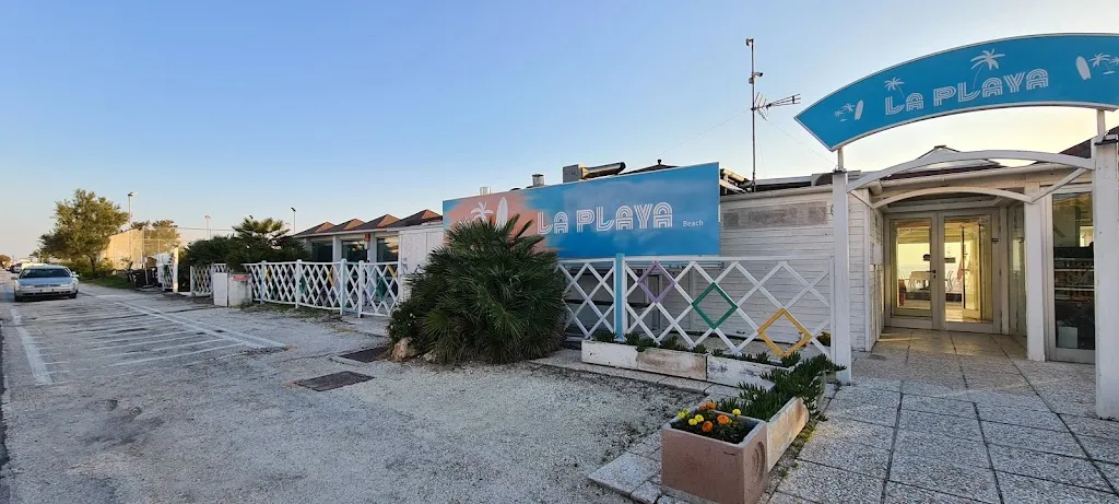 Qaiser Iqbal_La Playa_Marina di Montemarciano_review