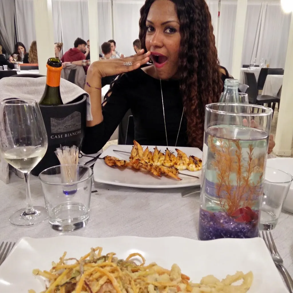 melvyn reyes_La Playa_Marina di Montemarciano_review