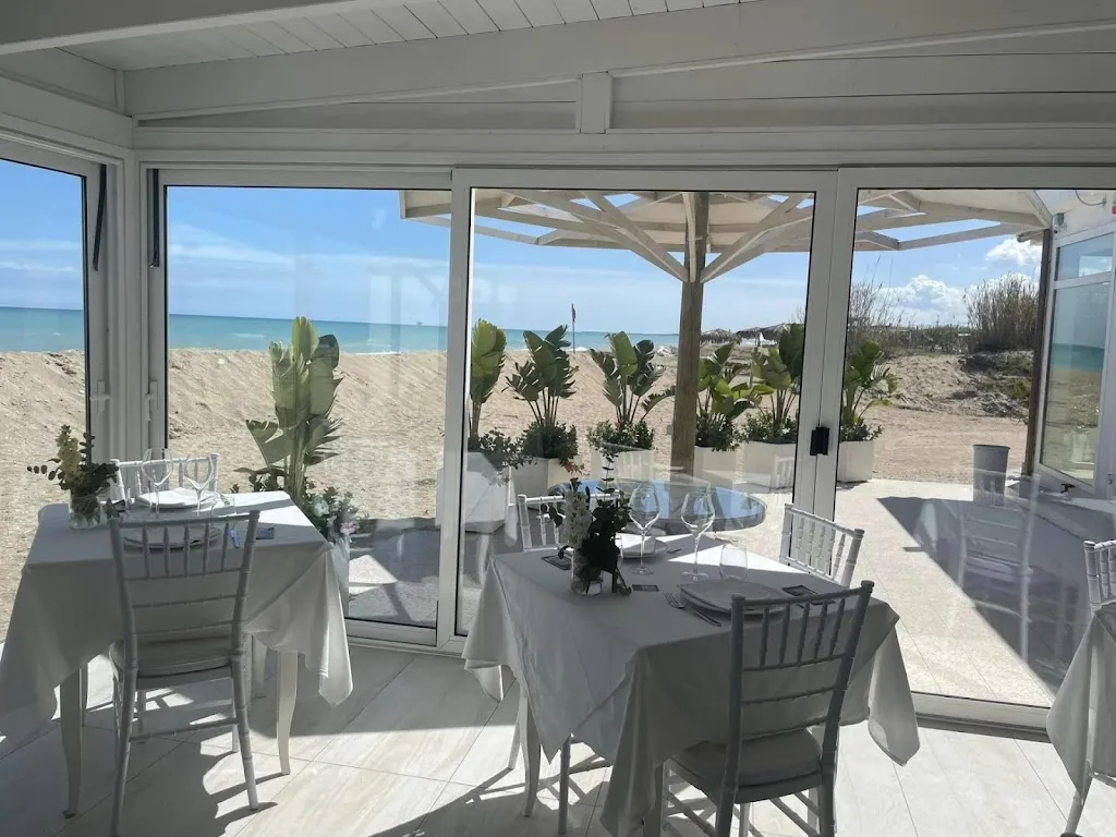 Nami - Beach & Restaurant_Massa Fermana_slider_image_1