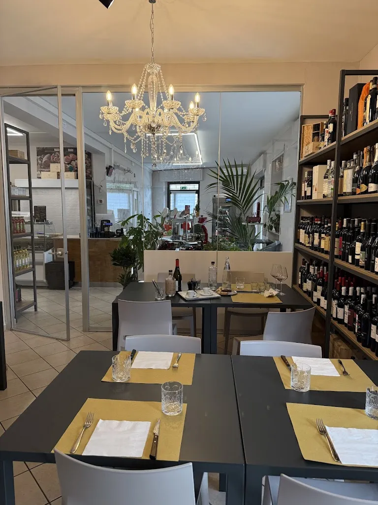 Eugenio Laghi_Tenuta La Pimpinella - Agrimacelleria e Bottega_Matelica_review