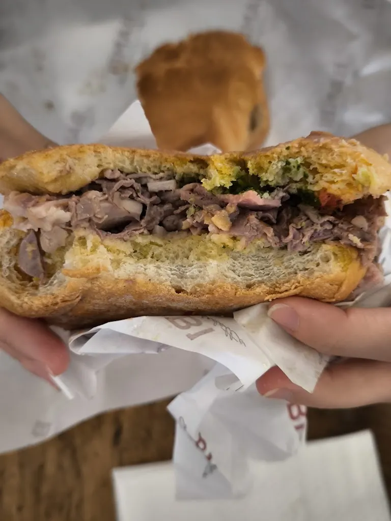 Halil Demir_Famiglia Bambi_Mercato Vecchio_recensione