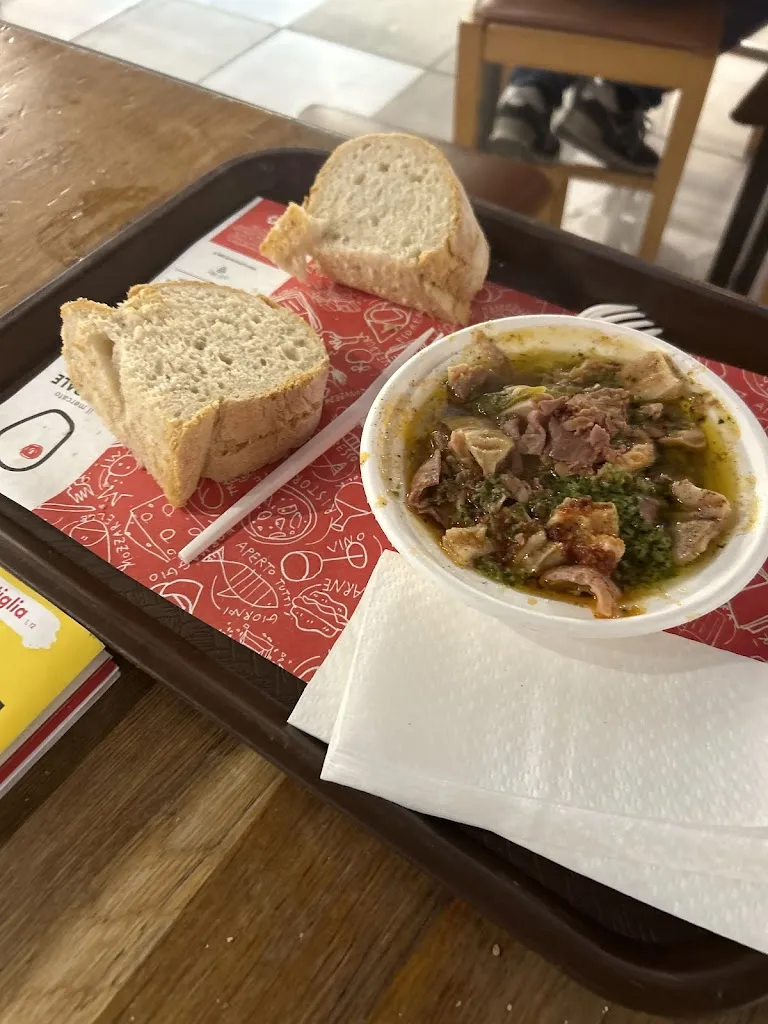 YW J_Famiglia Bambi_Mercato Vecchio_recensione