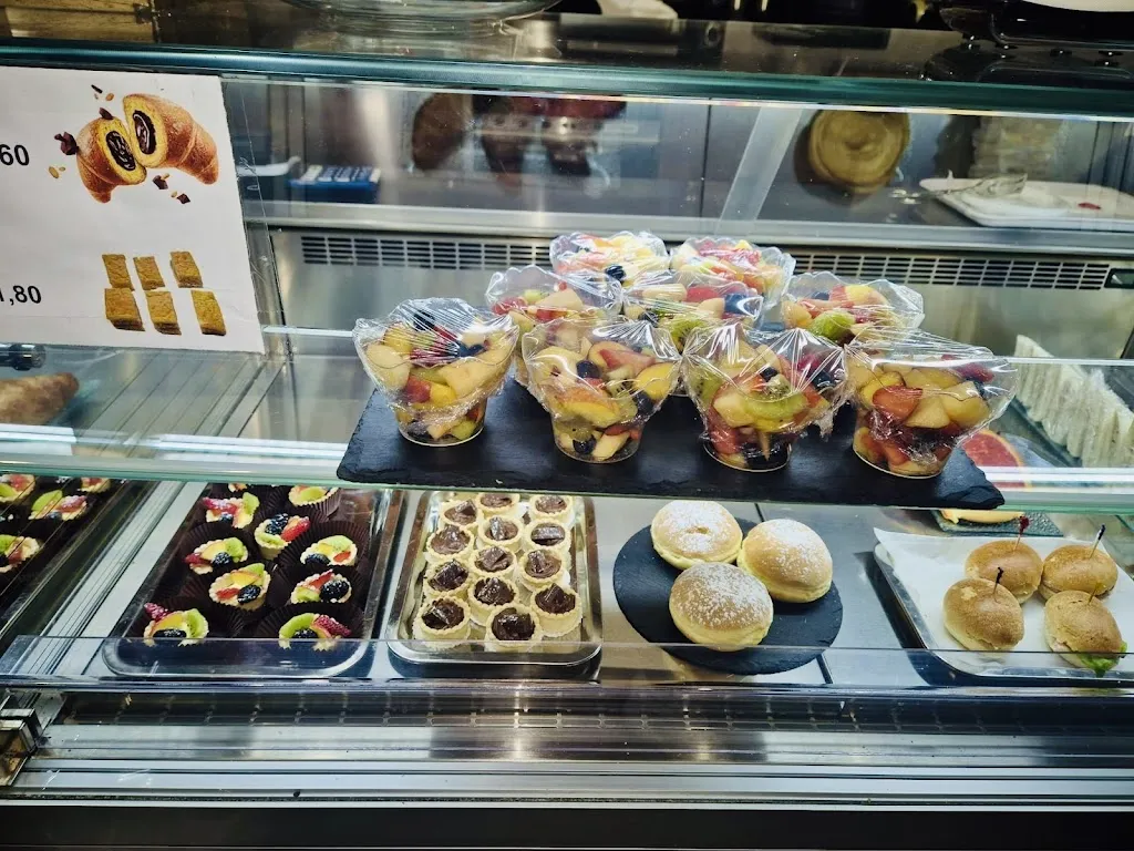 L' INFINITO DI LENTINI - GELATERIA E TAVOLA CALDA restaurant in Mombaroccio