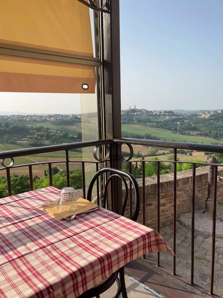 Osteria Della Rocca_Mondavio_slider_image_2