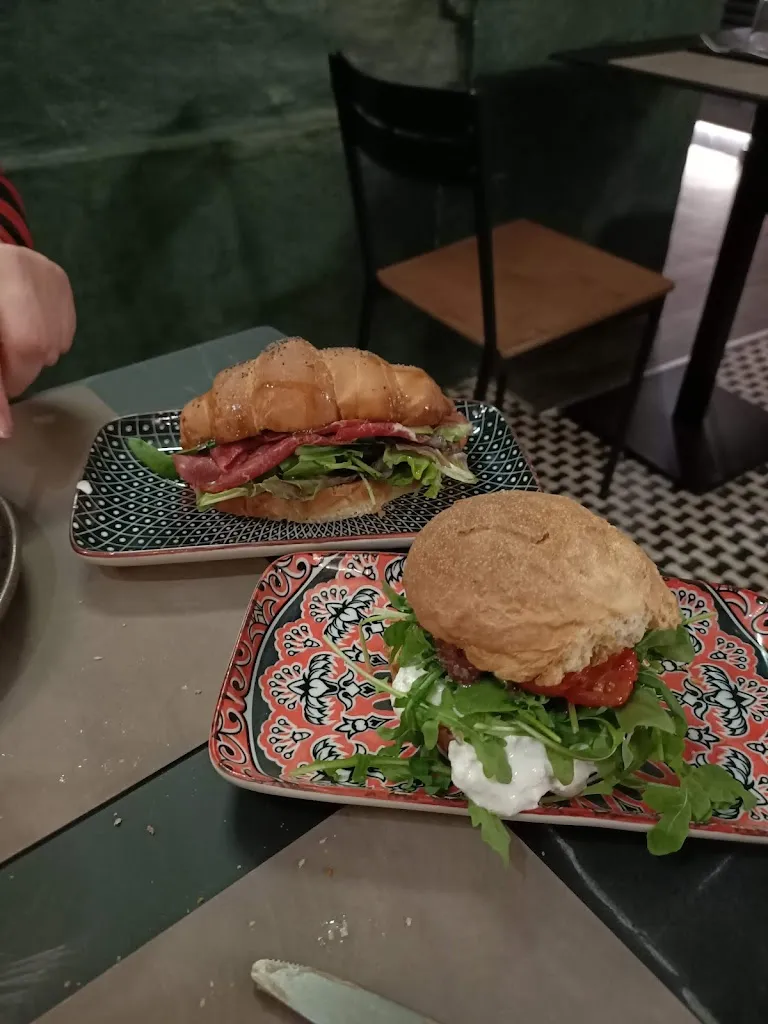 bascir al zein_SUGO_Macerata_recensione