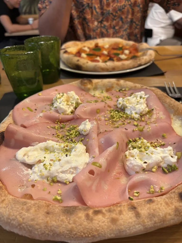 Sara Stella Lattanzio_Lievitaria Pizzeria_Macerata_review