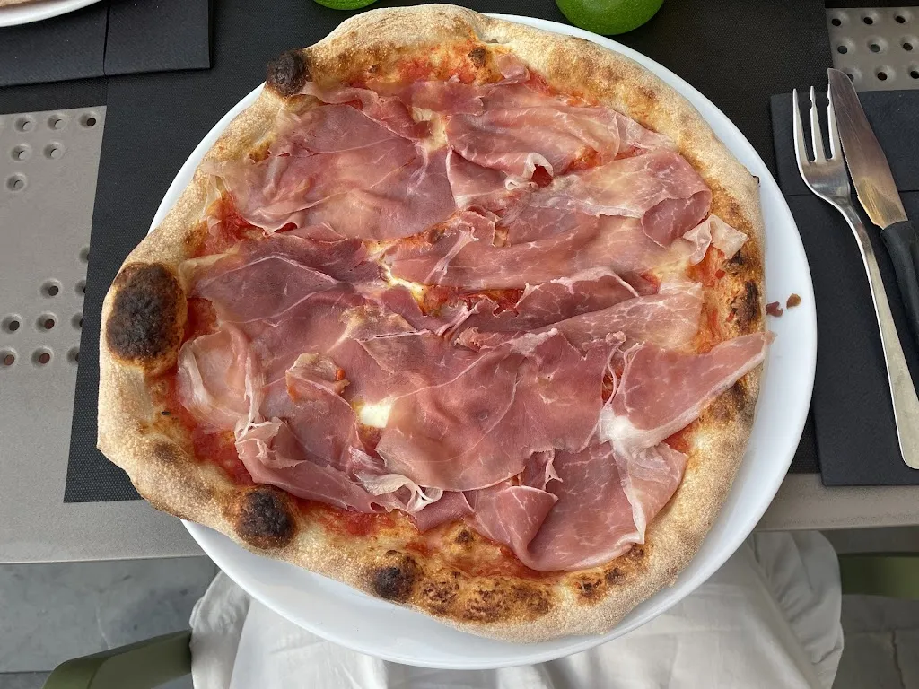 Izabela Porycka_Lievitaria Pizzeria_Macerata_review