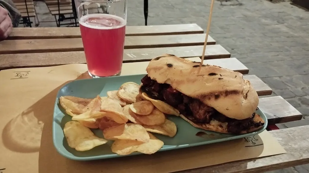 Michela Di Carlantonio_BURNING beer & grill_Macerata_review