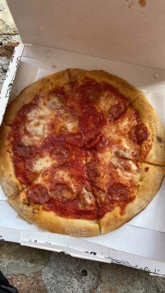 Veronica Volpe_Just And Pizza di Giustozzi Andrea_Macerata_review