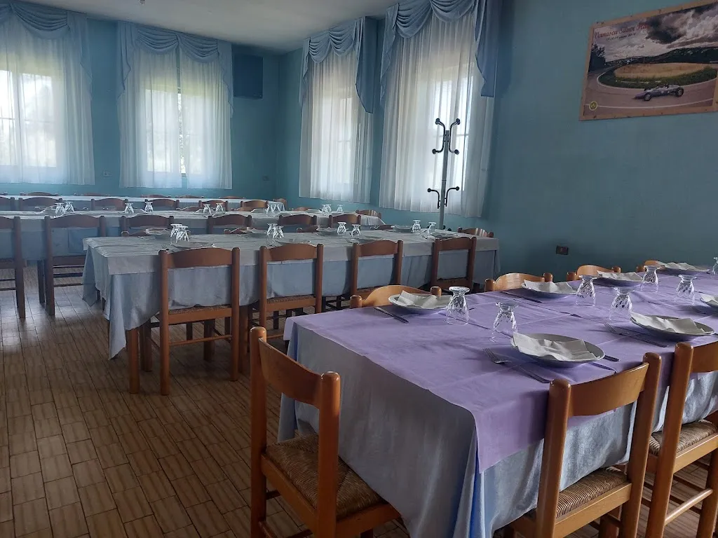 Ristorante Monte dei Pini restaurant in Monsampietro Morico