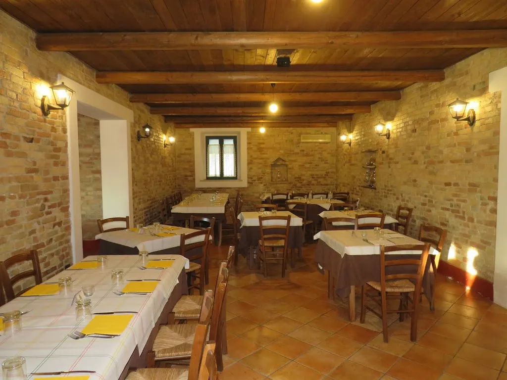 Valle Cecchina Trattoria restaurant in Monsampolo del Tronto