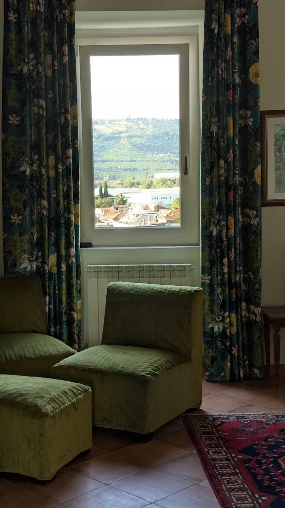 Gianni C_Villa dei Priori_Monsampolo del Tronto_review