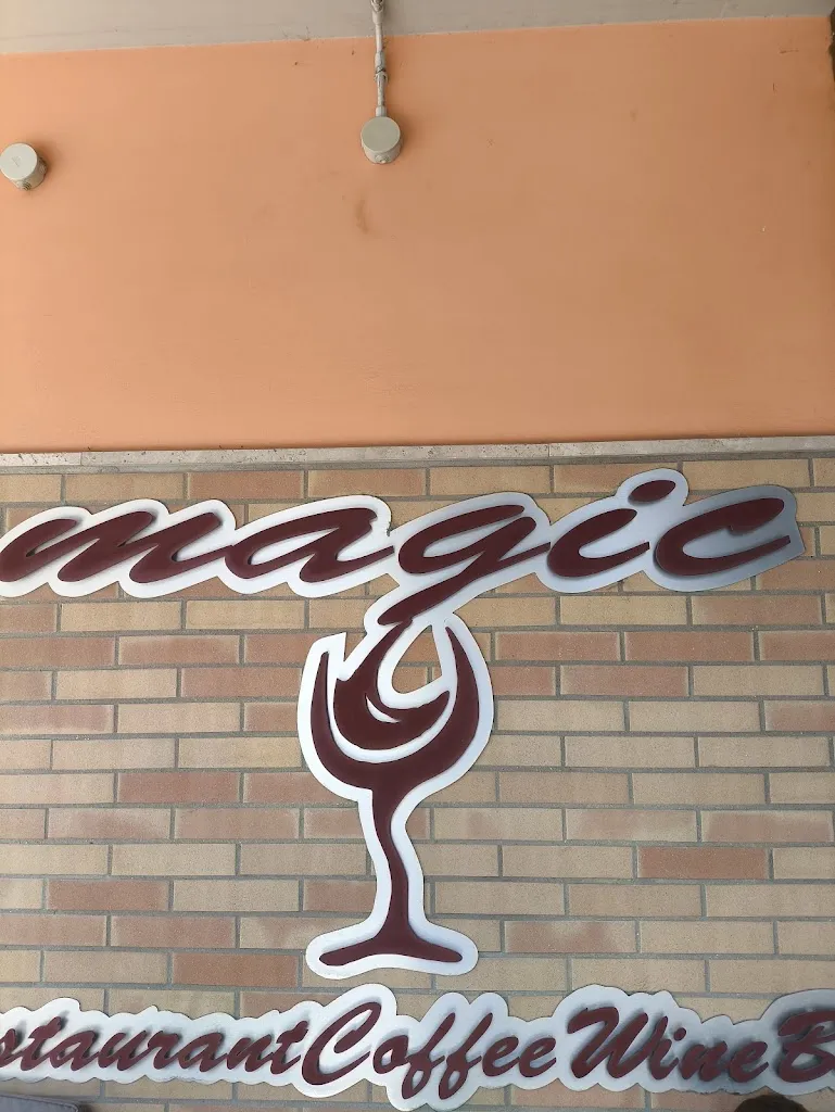 paolo vittorangeli_Magic Caffè_Monsampolo del Tronto_recensione