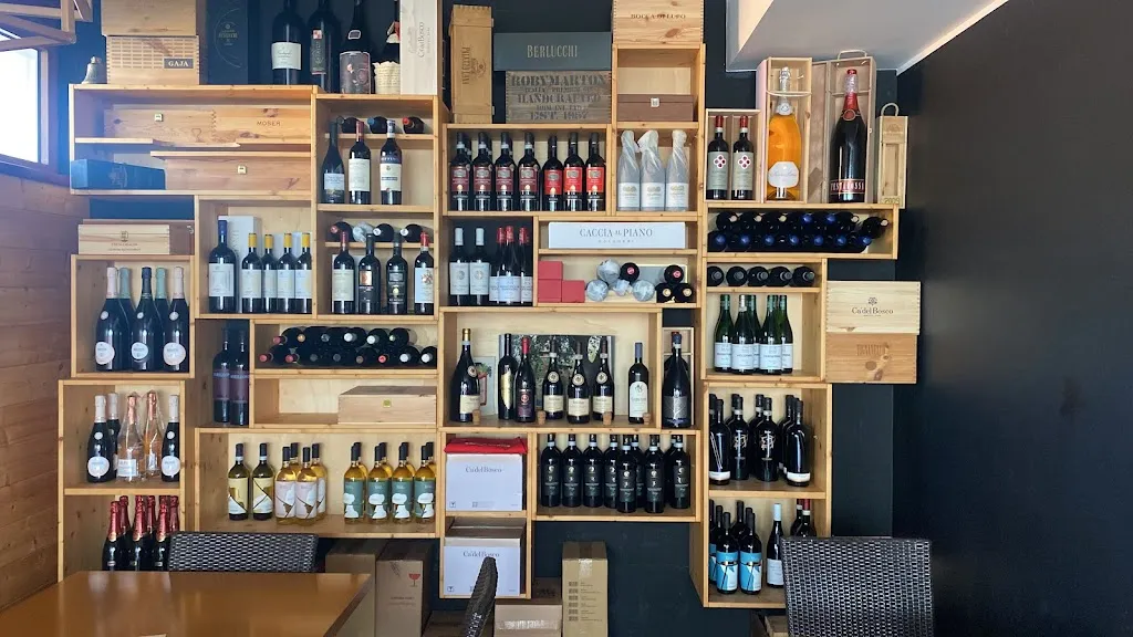 Magic Caffè restaurant in Monsampolo del Tronto