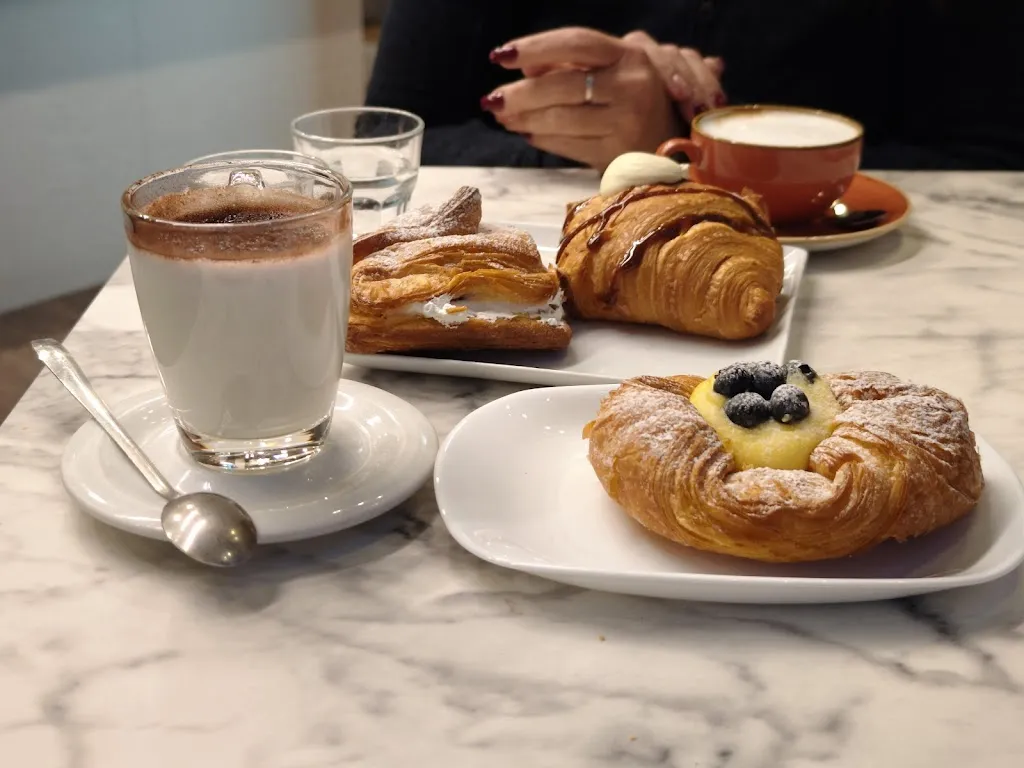 Gulp gelateria bar pasticceria_Monsampolo del Tronto_slider_image_3