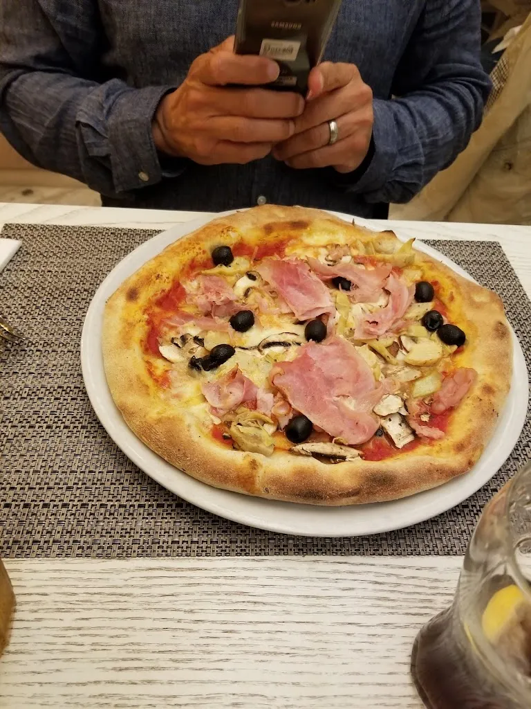 Elisabetta Anto_Pizzeria Capriccio_Monsano_review