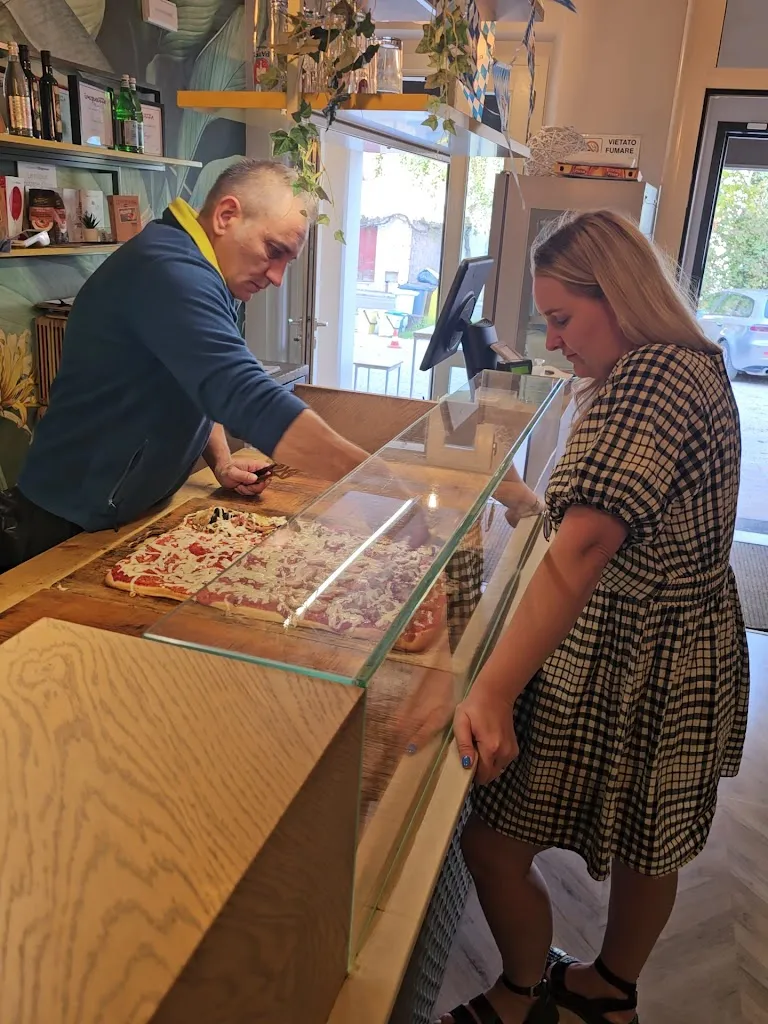 Pizzeria Capriccio_Monsano_slider_image_2