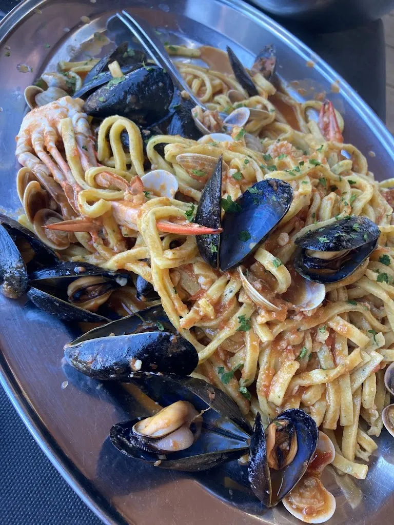 Boria Aroldo Alb. Rist. Il Gabbiano. Pizzeria_Mondolfo_slider_image_3