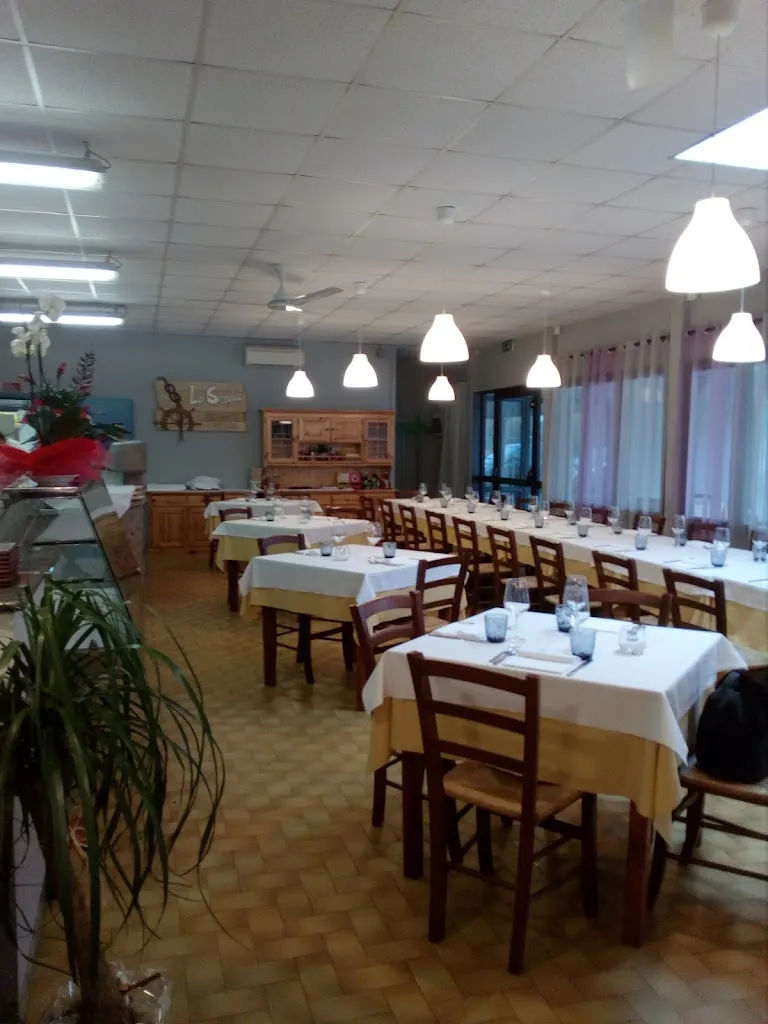 Lo Scoglio Ristorante Pizzeria_Mondolfo_slider_image_1