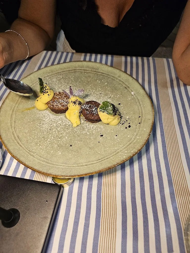 Mauro Gubbiotti_20 E 15 Cibo E Vino_Mondolfo_review