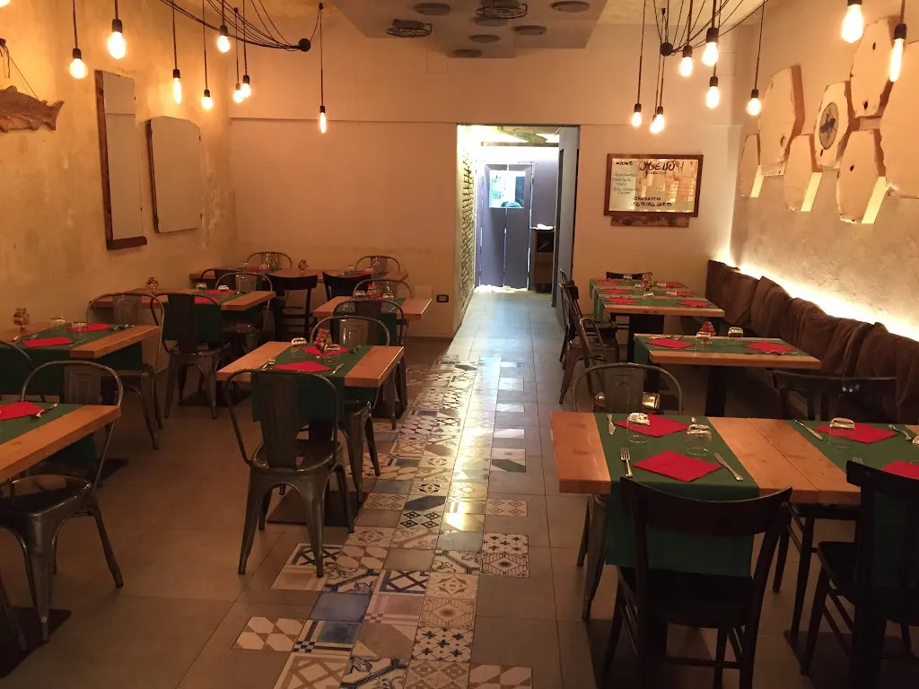 20 E 15 Cibo E Vino restaurant in Mondolfo