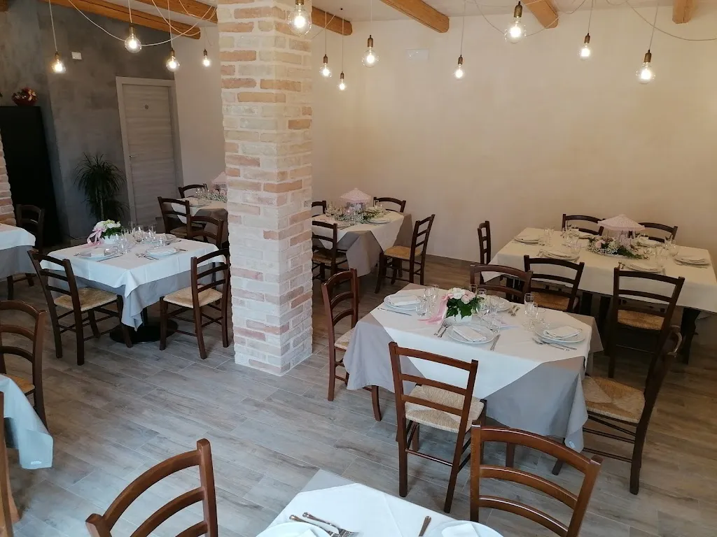 Agriturismo Ortenzi restaurant in Monte San Pietrangeli
