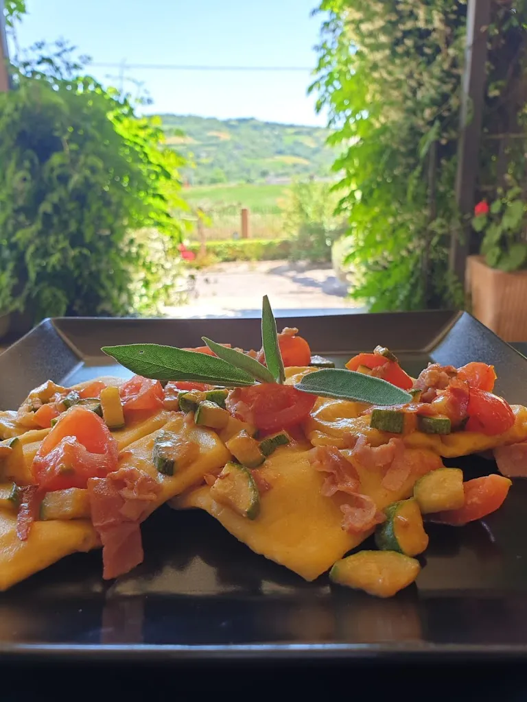 Ristorante Cavaliere_Montecalvo in Foglia_slider_image_3