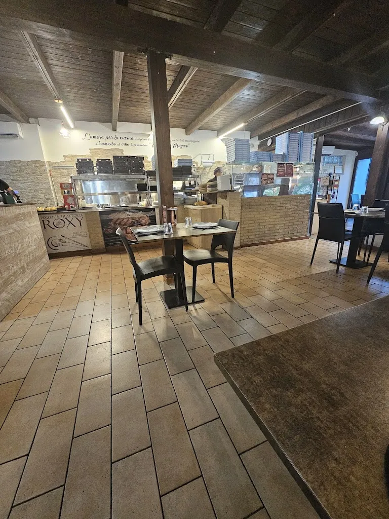 romina Florens_Roxy Braceria Pizzeria_Monte San Giusto_recensione