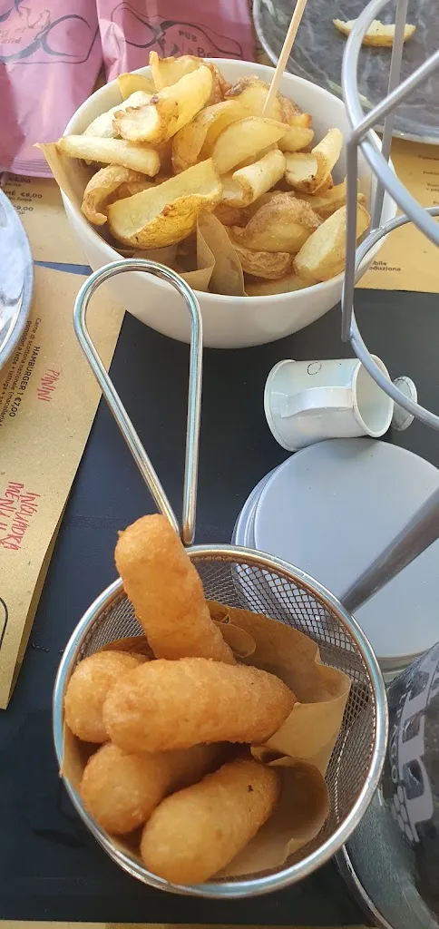 J D_Pub La Bestia_Monte San Giusto_review