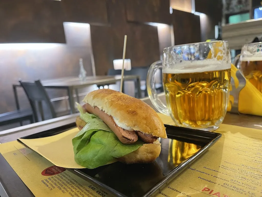 Pub La Bestia_Monte San Giusto_slider_image_3