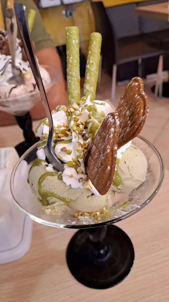 Sara Squarcia_Marinucci Il Gelato_Monte San Giusto_recensione