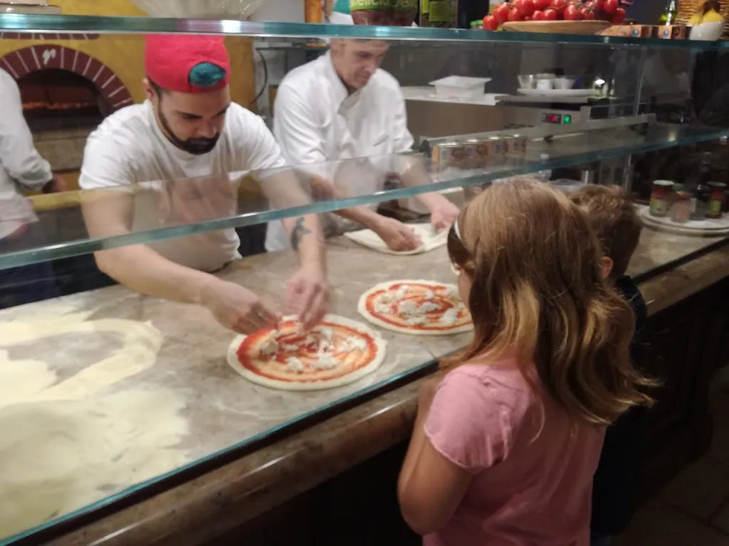 Fraser Simpson_Pizzeria San Lorenzo_Casarano_review