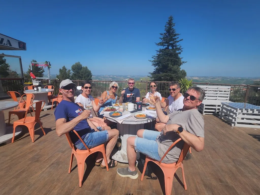 Jan Van Oyen_Chalet Della Terrazza da Lori Meri_Montecarotto_review