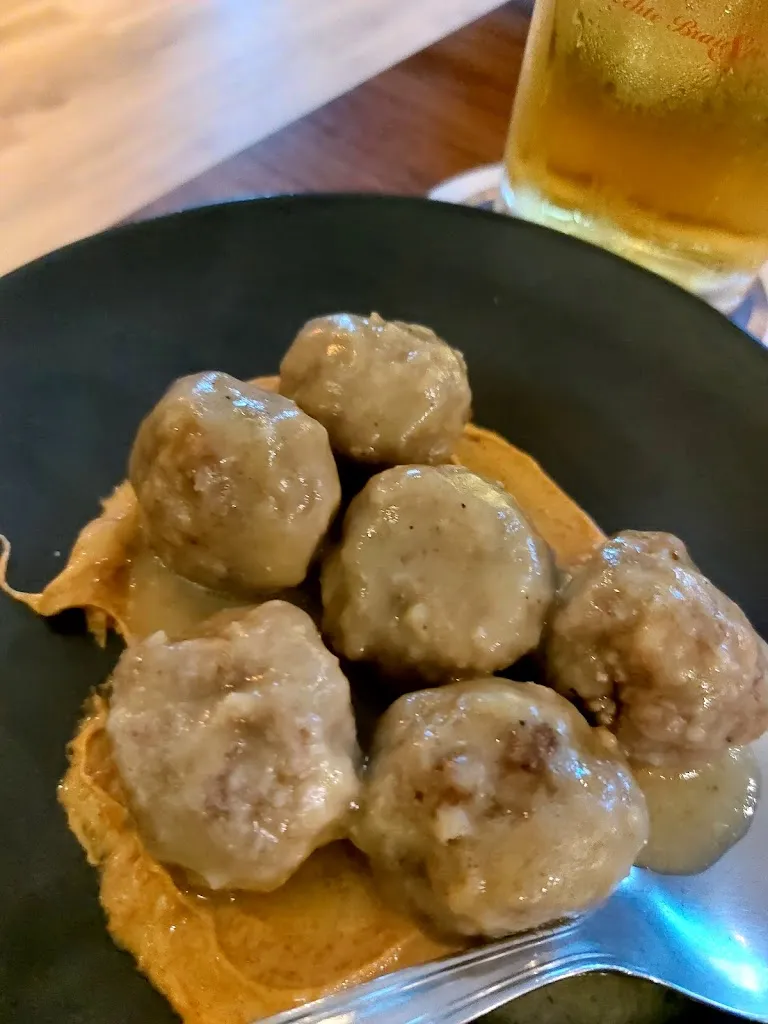 Claudia Lelli_Underhouse_Montecassiano_review