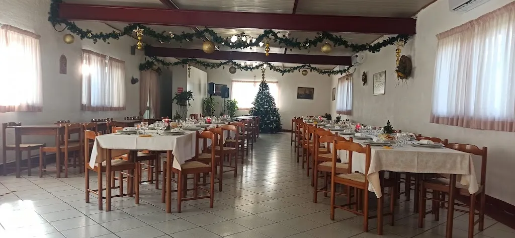 Agriturismo i porfiri restaurant in Montecosaro