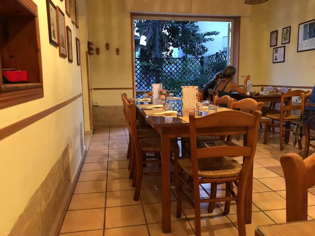 Un punto macrobiotico restaurant in Montecosaro