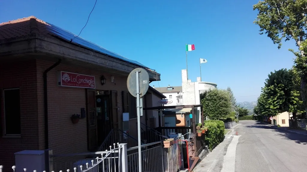 Ristorante Bar "LA CONCHIGLIA" restaurant in Montedinove