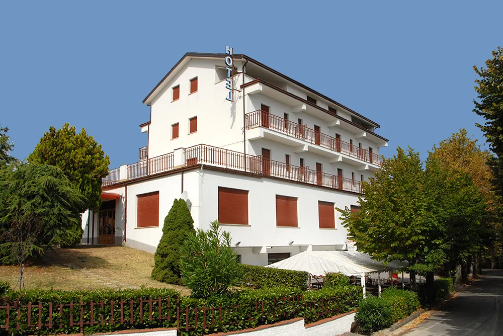 Hotel Del Duca restaurant in Montedinove