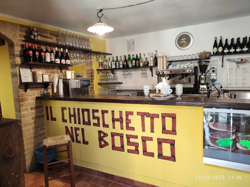 Il Chioschetto nel bosco restaurant in Montefortino