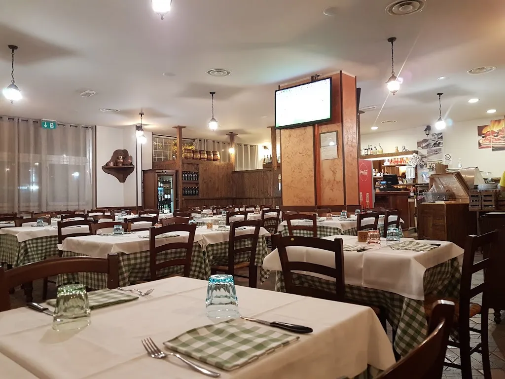 Osteria del Gusto restaurant in Montelabbate