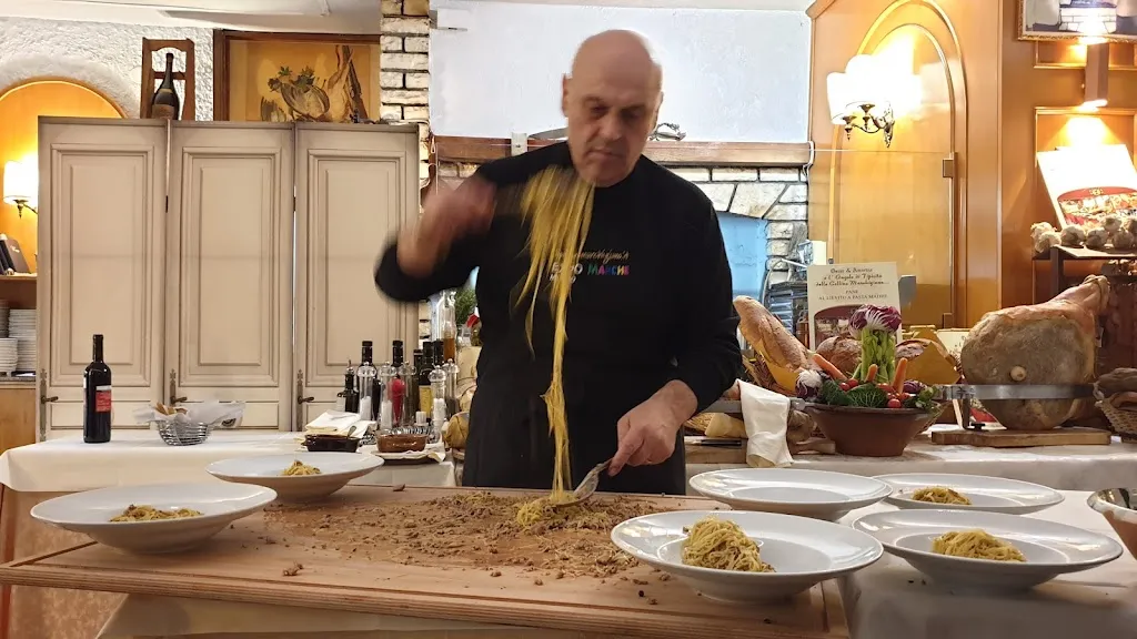 Neil Thomas_Hotel ristorante Oscar e Amorina_Montegiorgio_review