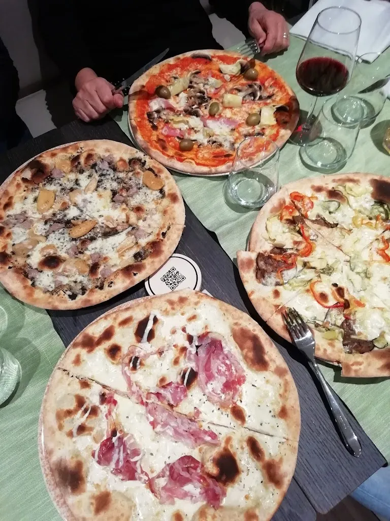 claudio mazzucchelli_Bar Ristorante Pizzeria La Scampagnata_Montegiorgio_review