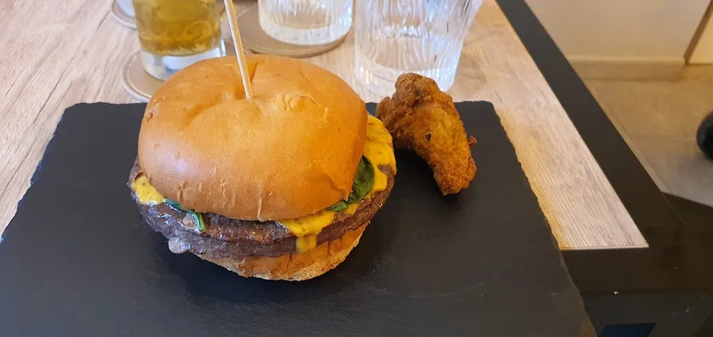 La Rotonda Hamburger & Cocktail_Montegranaro_slider_image_2