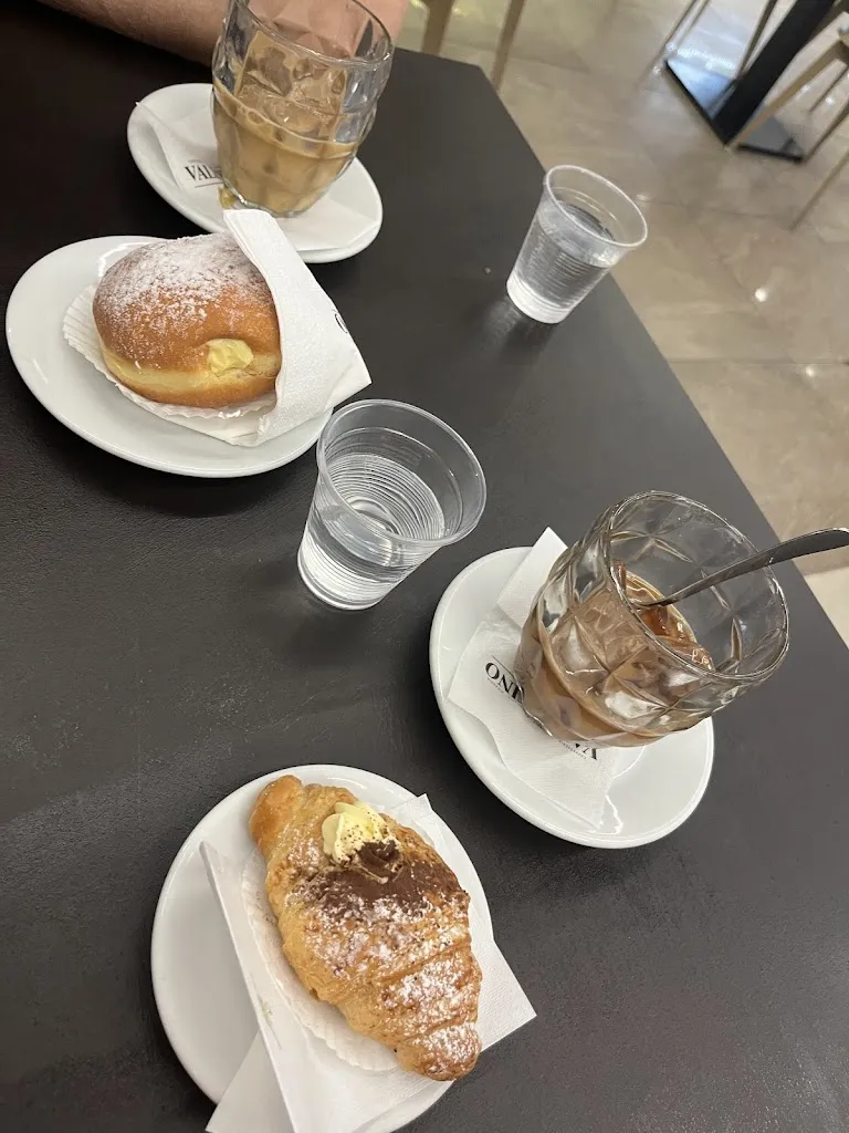 Amanda Gallagher_Caffetteria Valentino_Casarano_review